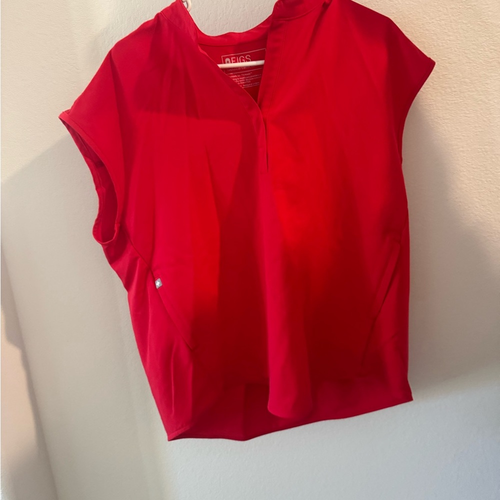 Figs red scrub set